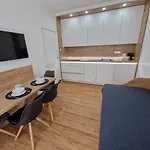 Platinum בלד