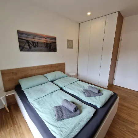 Platinum Apartment *