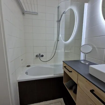 Platinum Apartment *